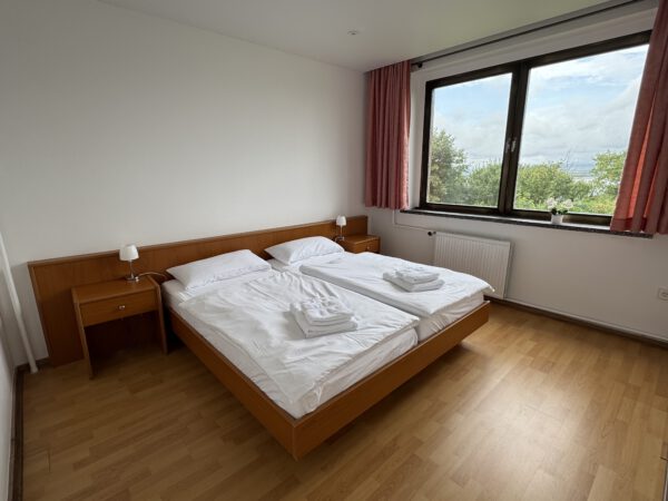 Doppelzimmer mit Seeblick - 2_Personen (Kinderbett möglich)