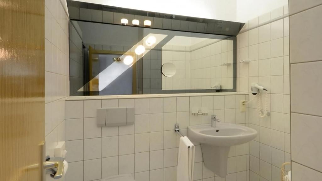Badezimmer im Doppelzimmer